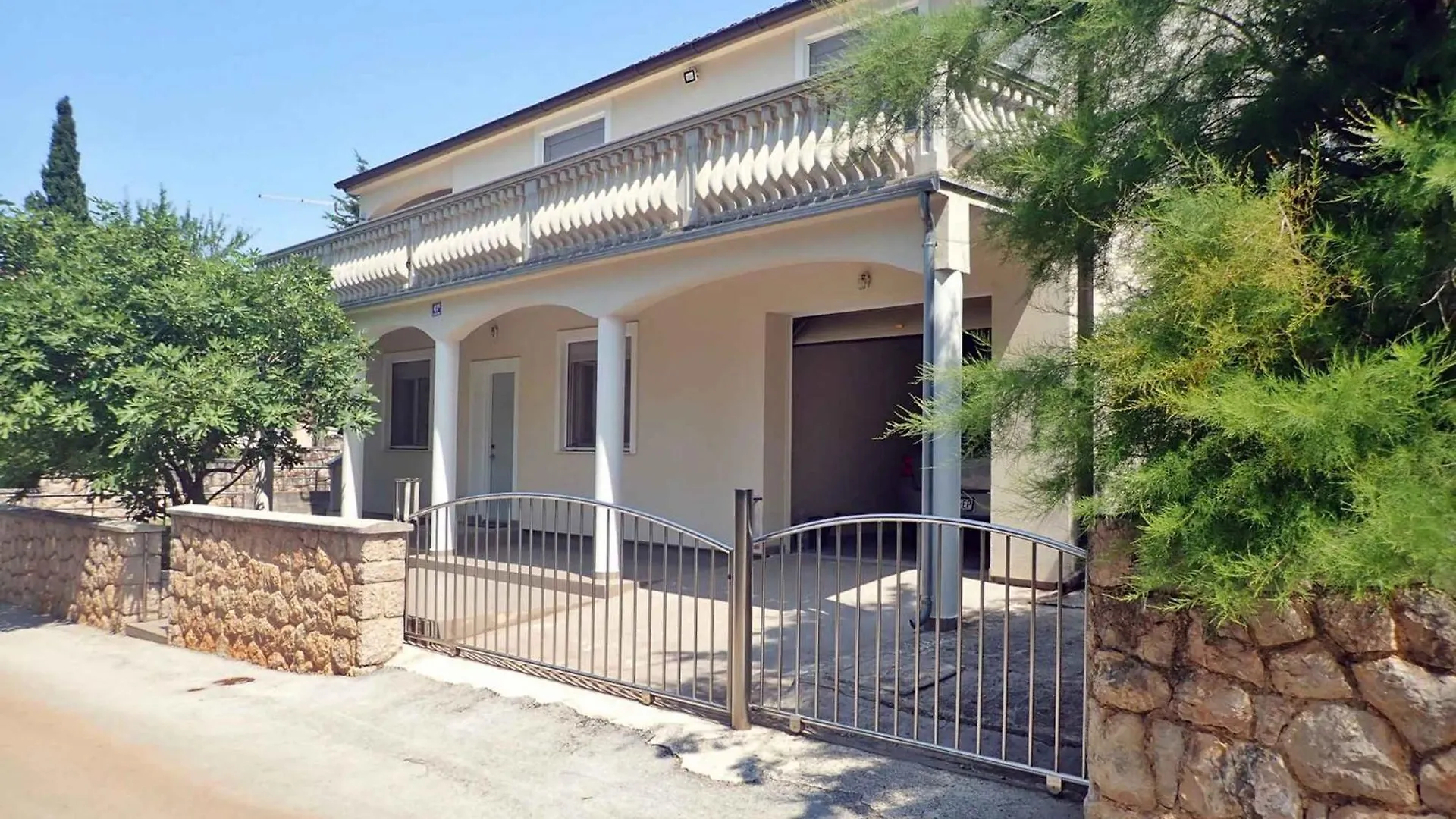 Apartment In Starigrad-Paklenica 50111