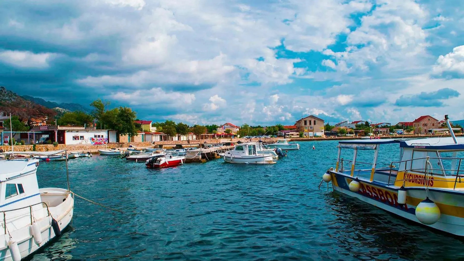 Apartment In Starigrad-Paklenica 50111